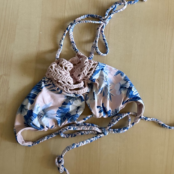 Frankie’s Bikinis Crochet Mimi Hawaiian Blush Tropical Pink Blue Floral Top - Picture 8 of 10